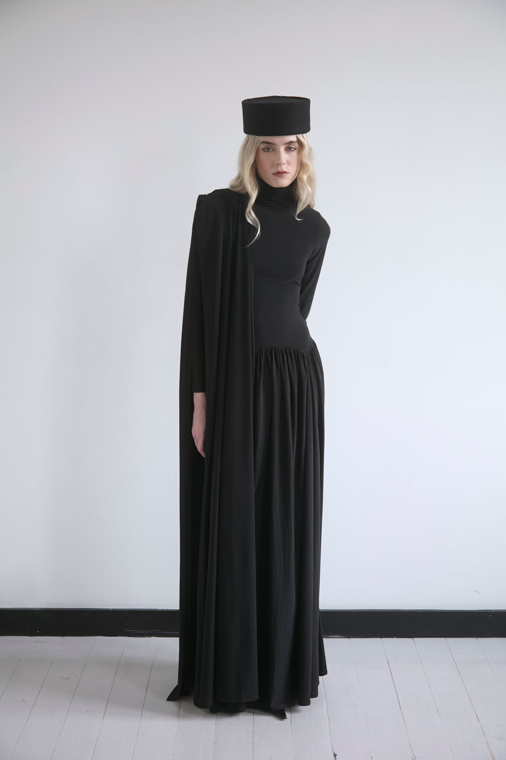 NOIR MONOLITH DRESS