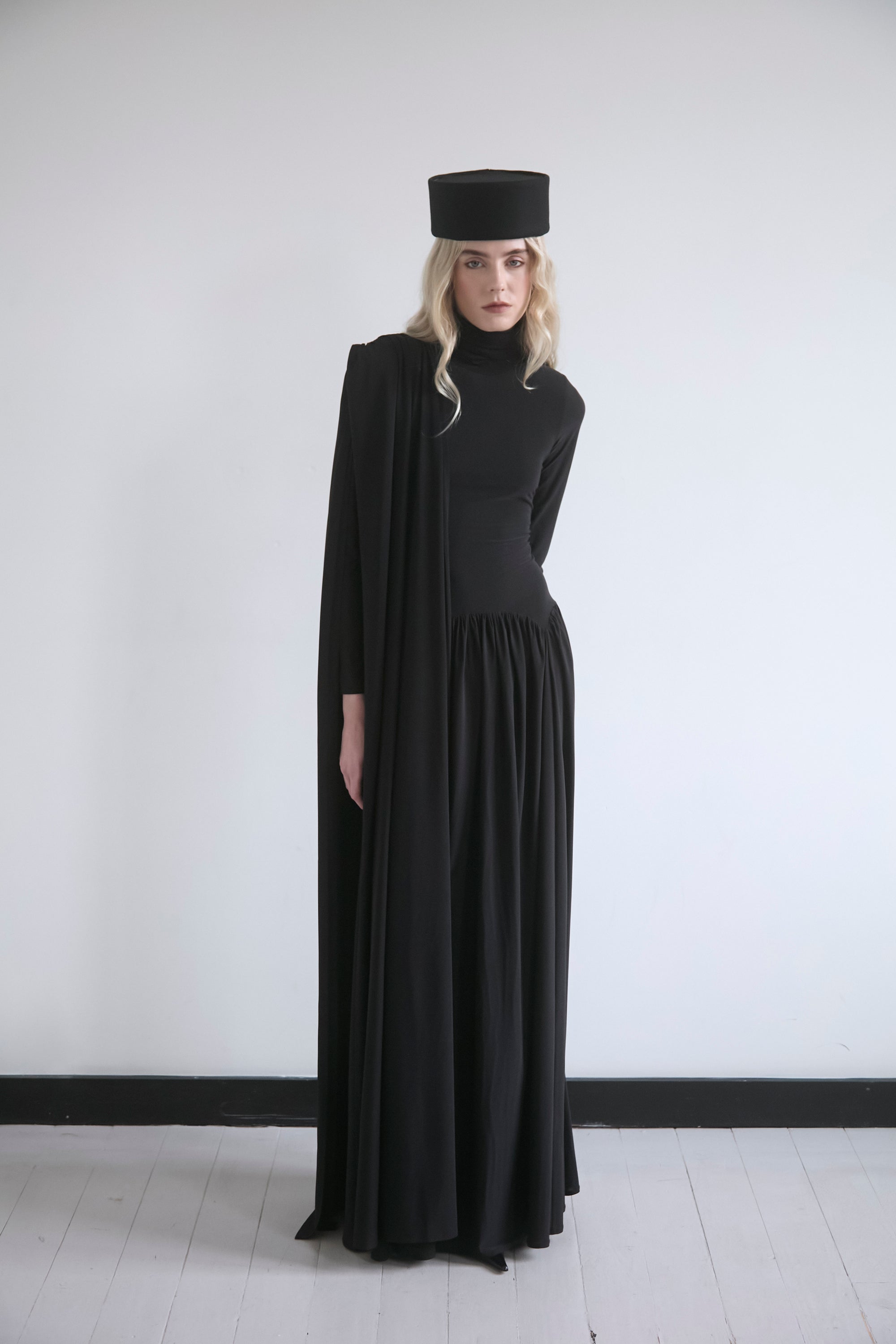 NOIR MONOLITH DRESS