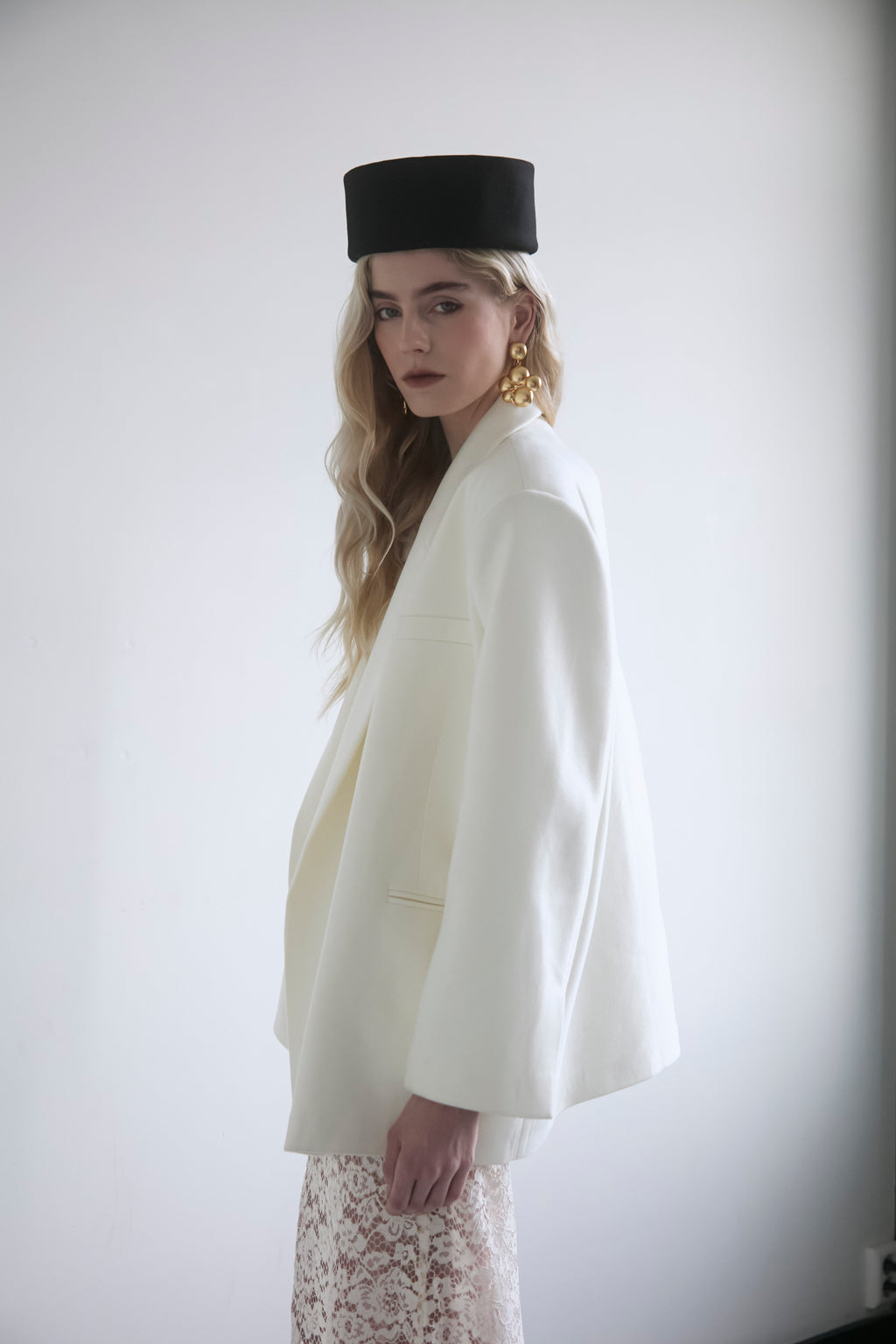 IVORY STRUCTURE BLAZER