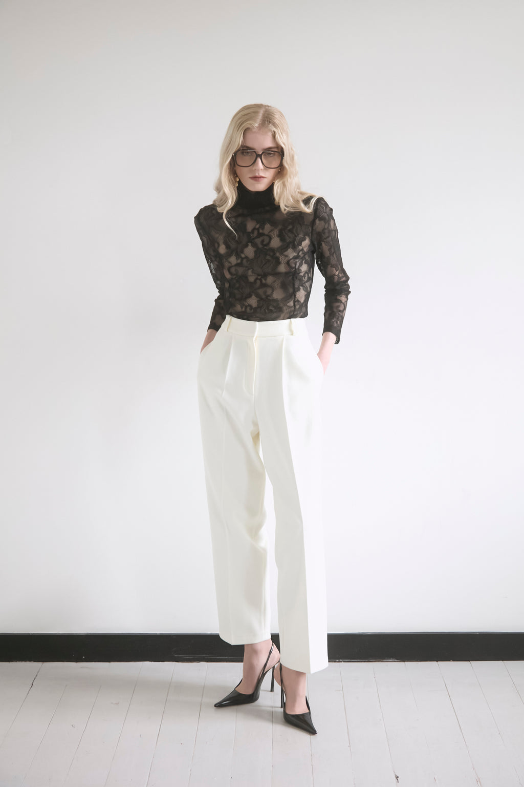 OBSIDIAN LACE TURTLENECK