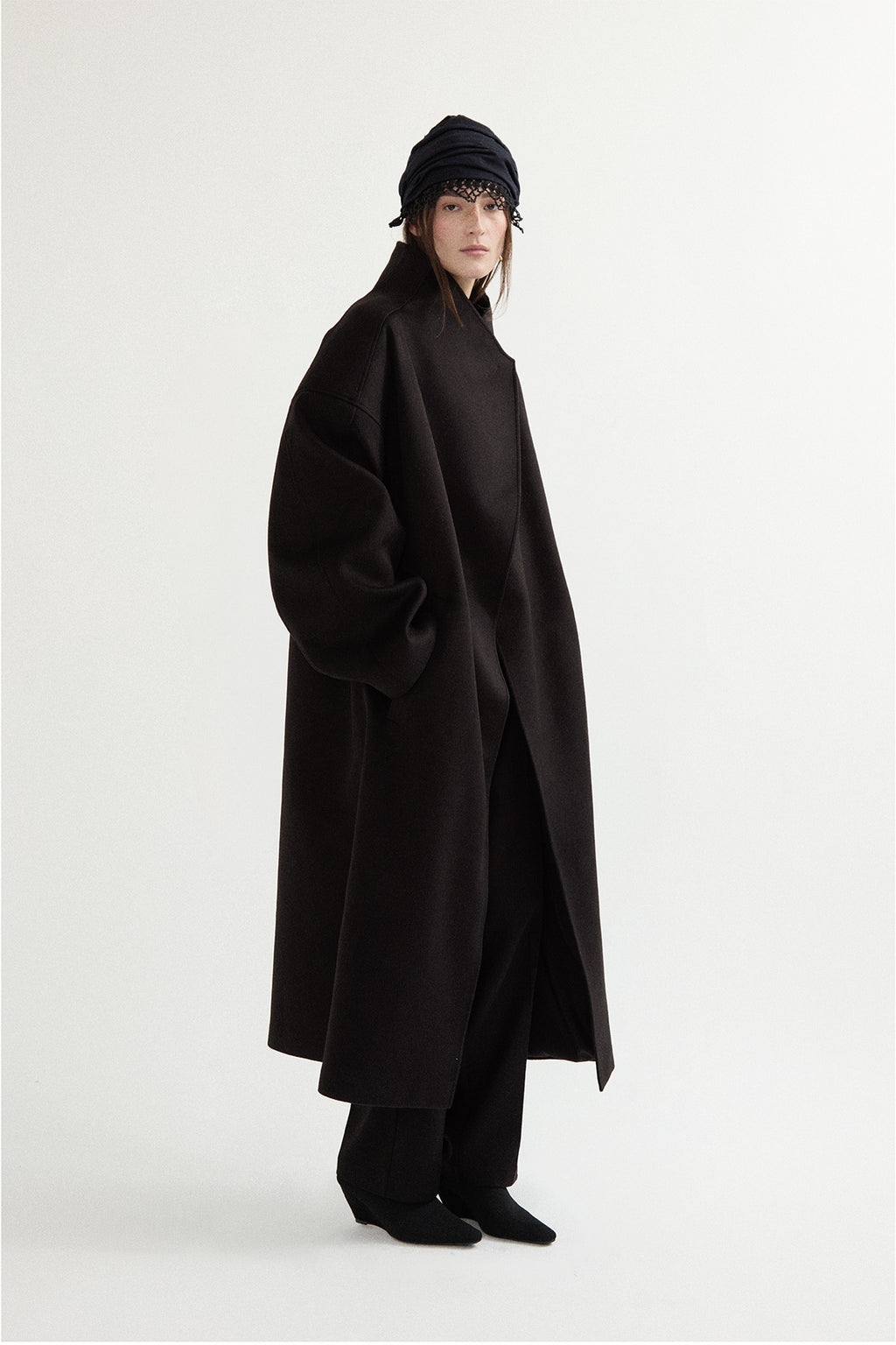 NOIR MONOLITH COAT