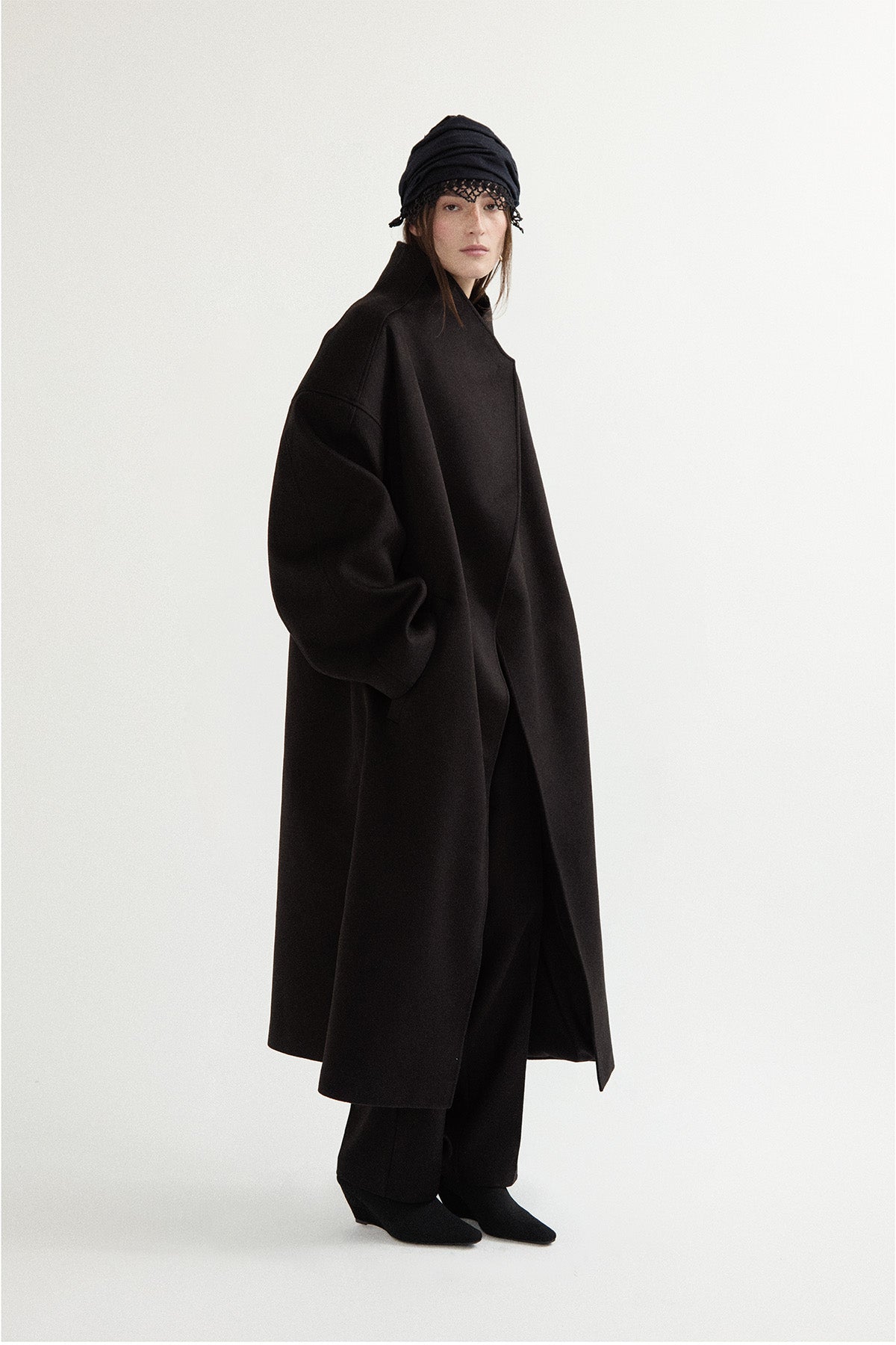 NOIR MONOLITH COAT