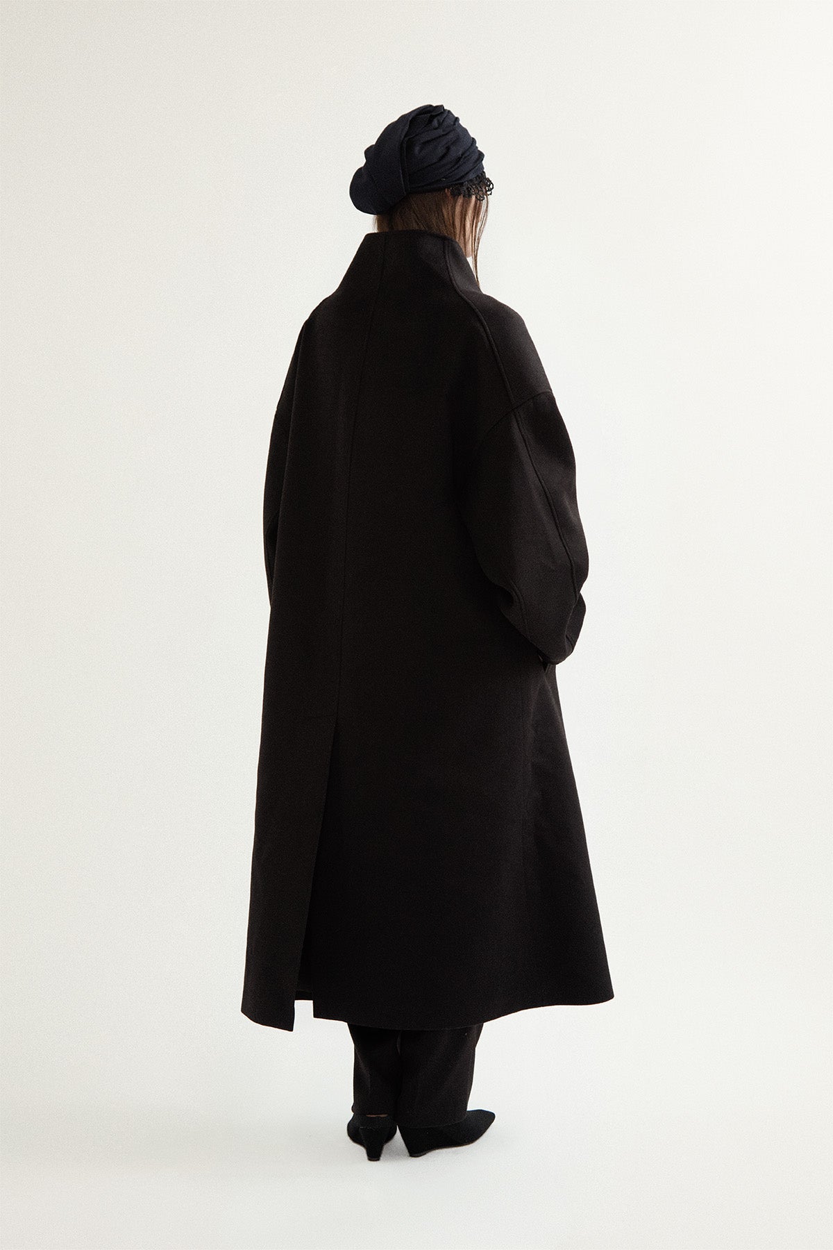 NOIR MONOLITH COAT