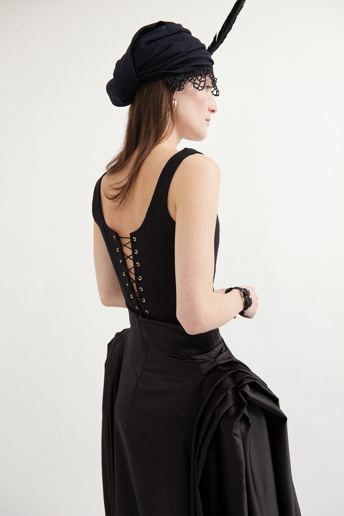 NOIR LACE-UP CORSET