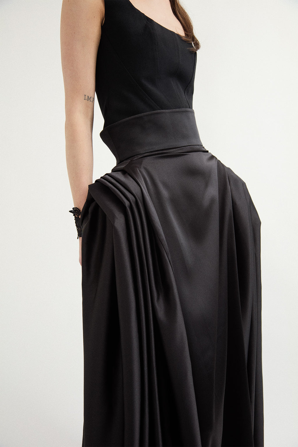 NOIR LACE-UP COUTURE SKIRT