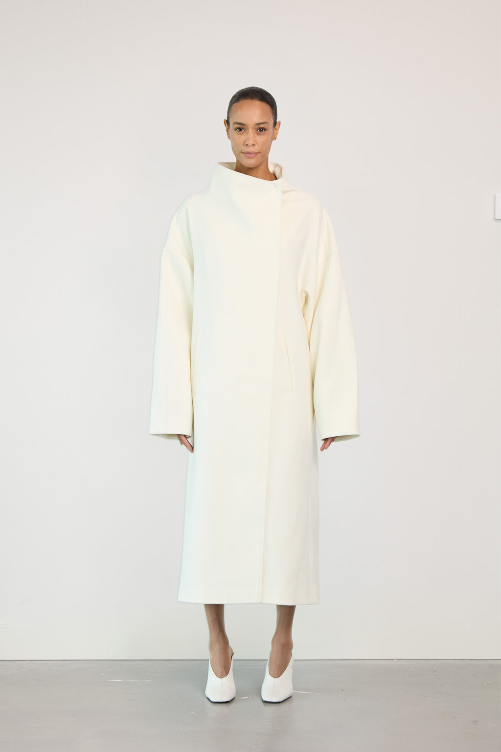 MONOLITH COAT